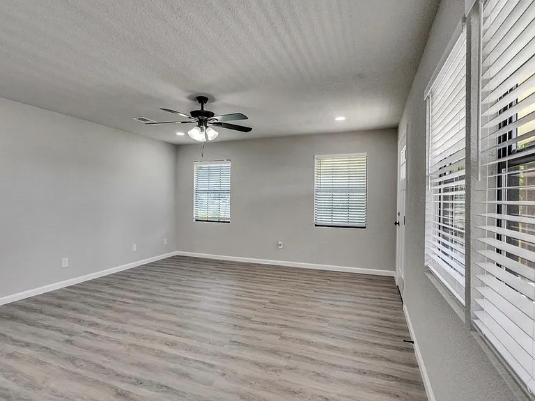 231 Dehart St #1 — Photo 8