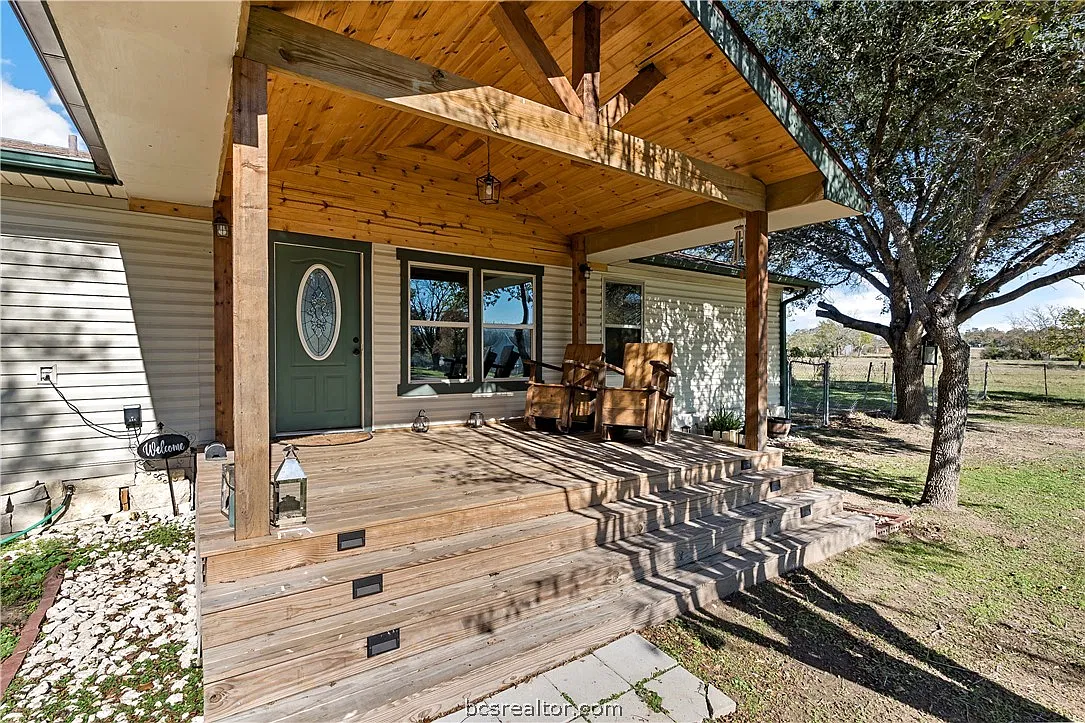 3 bed, 1080 sqft, $2,250 — Photo 3
