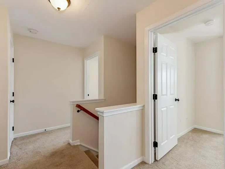 4015 Fenworth Ct — Photo 16