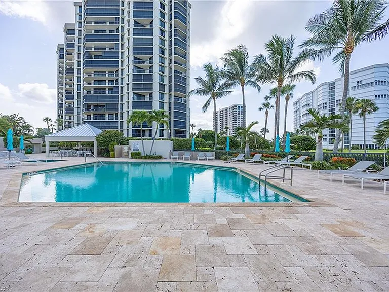 4551 Gulf Shore Blvd N #200 — Photo 32