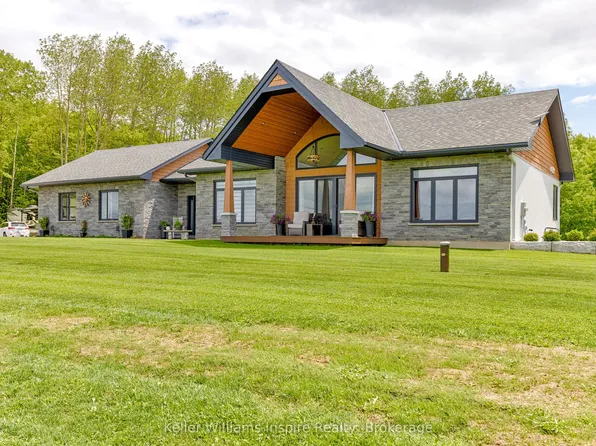 402 Lapasse Rd, Whitewater Region, ON K0J 1C0
