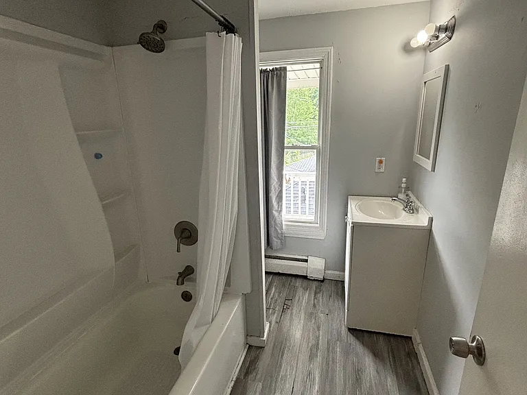 172 Grand St — Photo 11