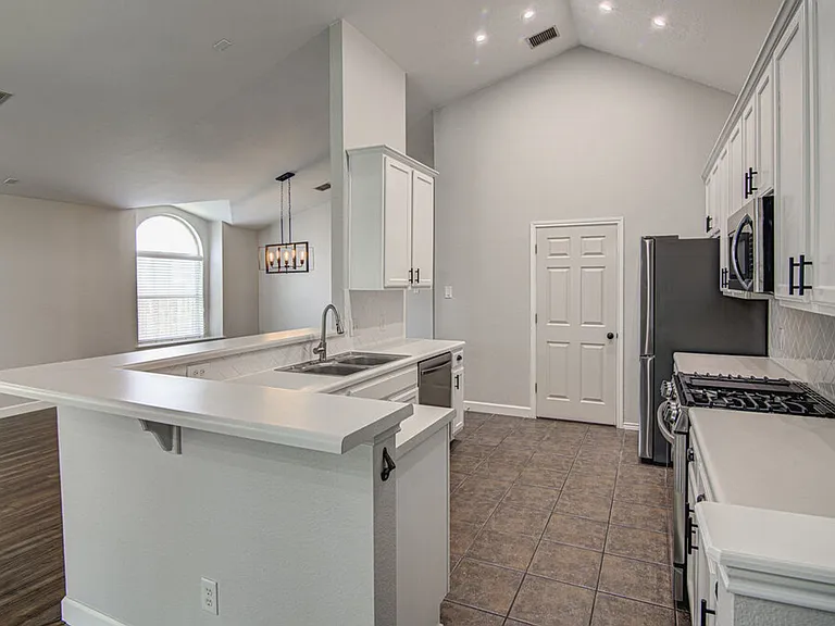 3408 Campanella Dr — Photo 9
