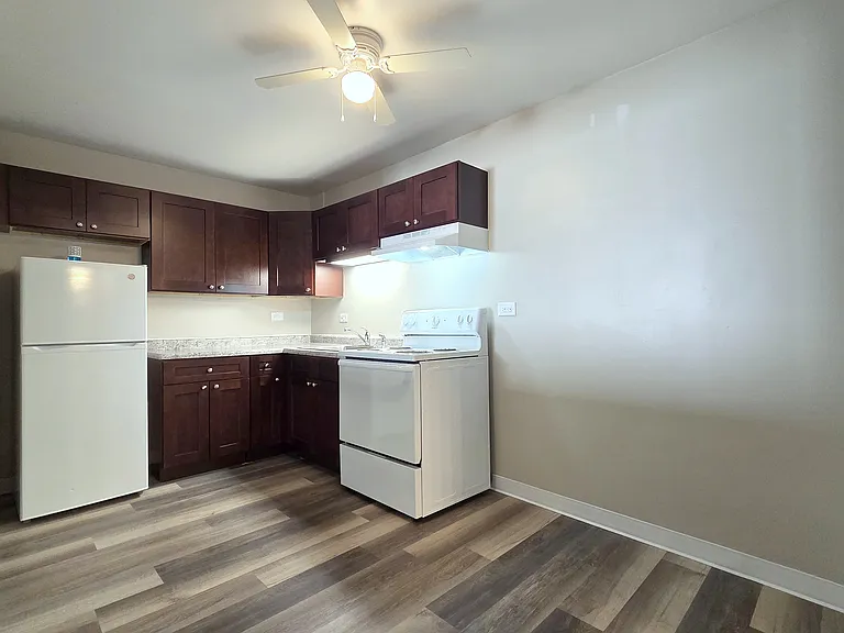 8530 W 95th St #14 — Photo 3