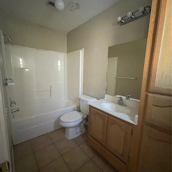 815 N Cross Ln #4 — Photo 11
