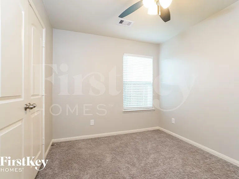 1001 Walnut Ln — Photo 12