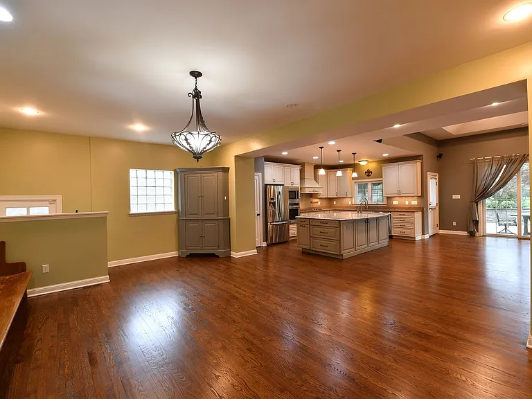 106 Manlyn Dr — Photo 17