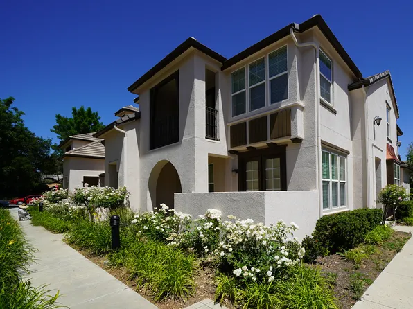 28635 N Pietro Dr #1, Valencia, CA 91354