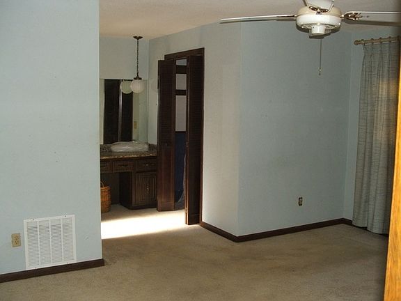 3rd image of 1080 Abagail Dr
