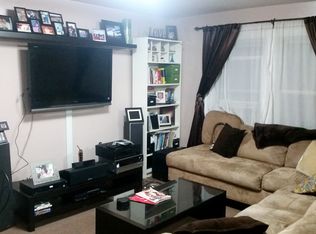 2264 28th St #2R, Astoria, NY 11105