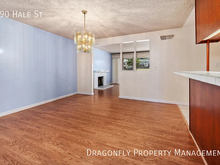 490 Hale St — Photo 9