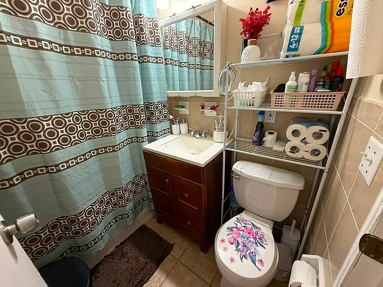 6715 73rd Pl #2R — Photo 9