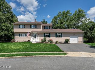 1 Newbury Cir, Howell, NJ 07731