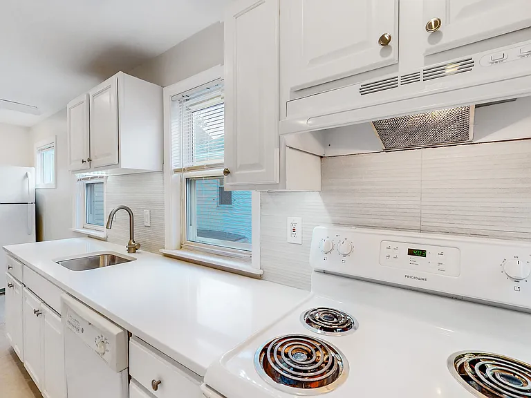 7 Smith St #1 — Photo 7