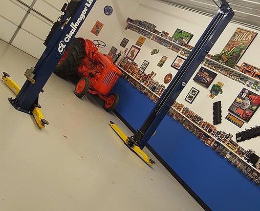 Detached Shop/Garage