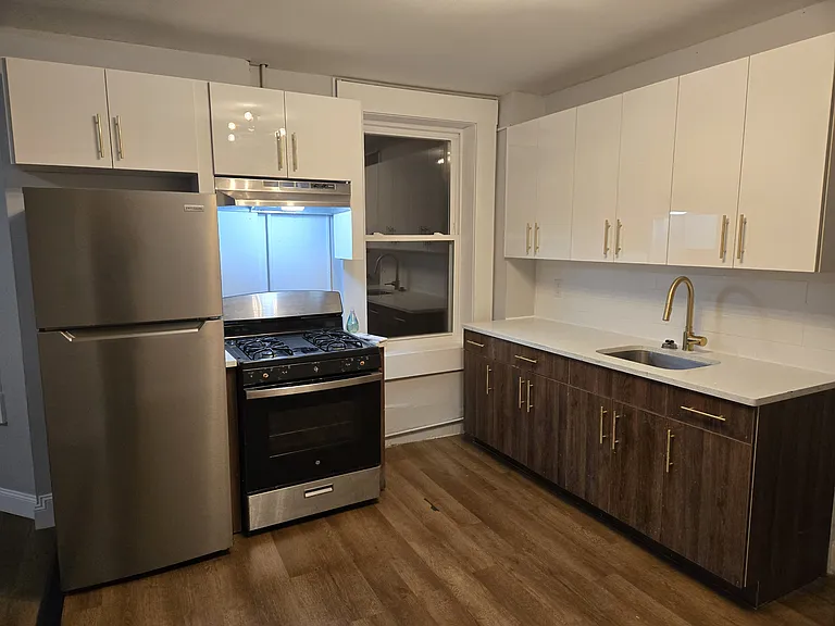 934 Pavonia Ave #4B — Photo 1