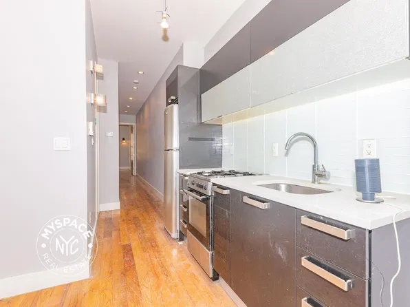 456 Madison Street image 1 of 9