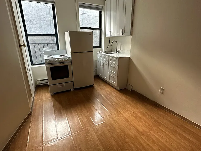 21 Essex St #14 — Photo 4