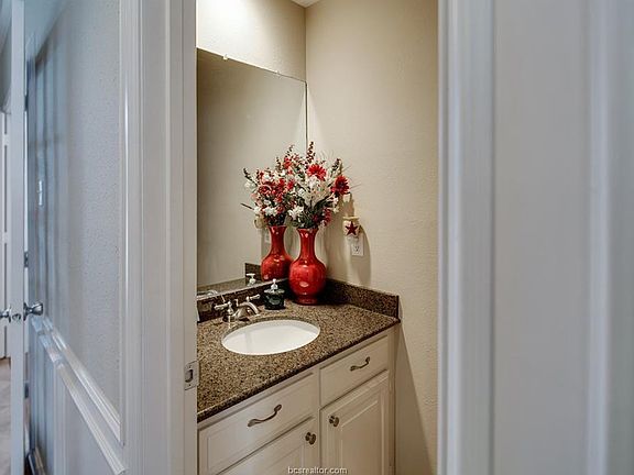 5th image of 9206 Stonebrook Dr