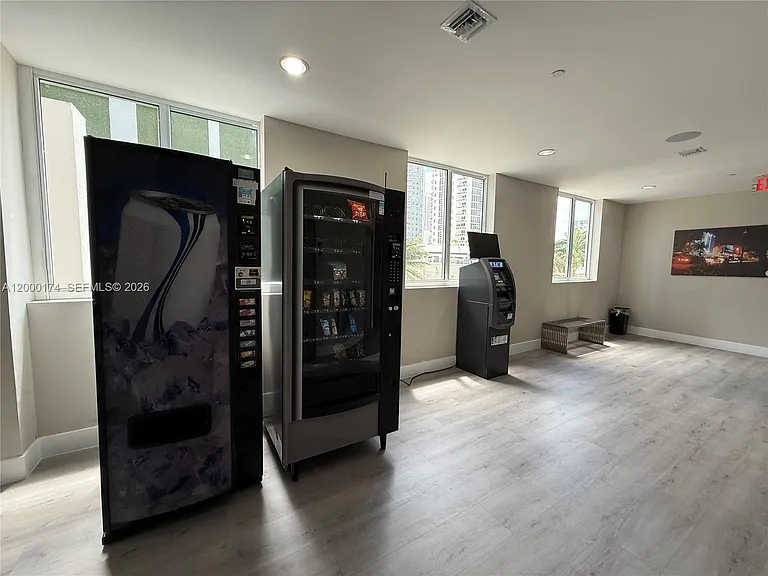 601 NE 23rd St #903 — Photo 38