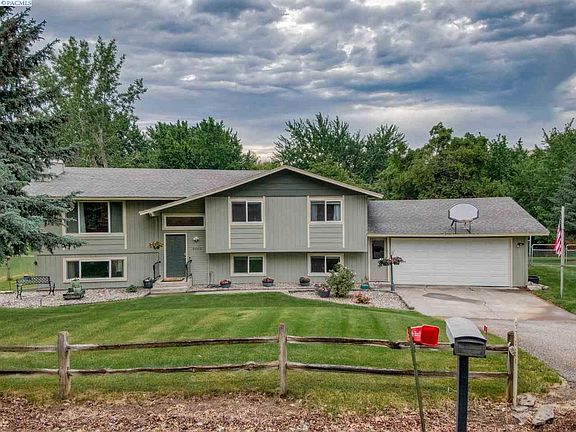 2nd image of 97404 E Caballo Pl