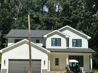 77 Spring Rd, Malvern, PA 19355