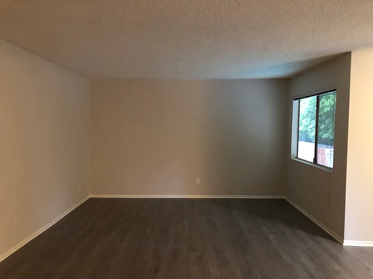 4747 Kester Avenue — Photo 12