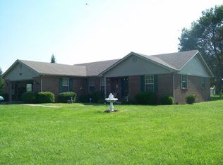 1004 Moonlight Dr, Berea, KY 40403