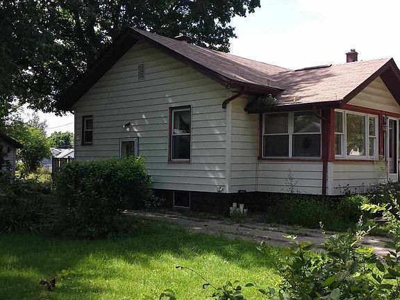 4th image of 233 Manor Ave