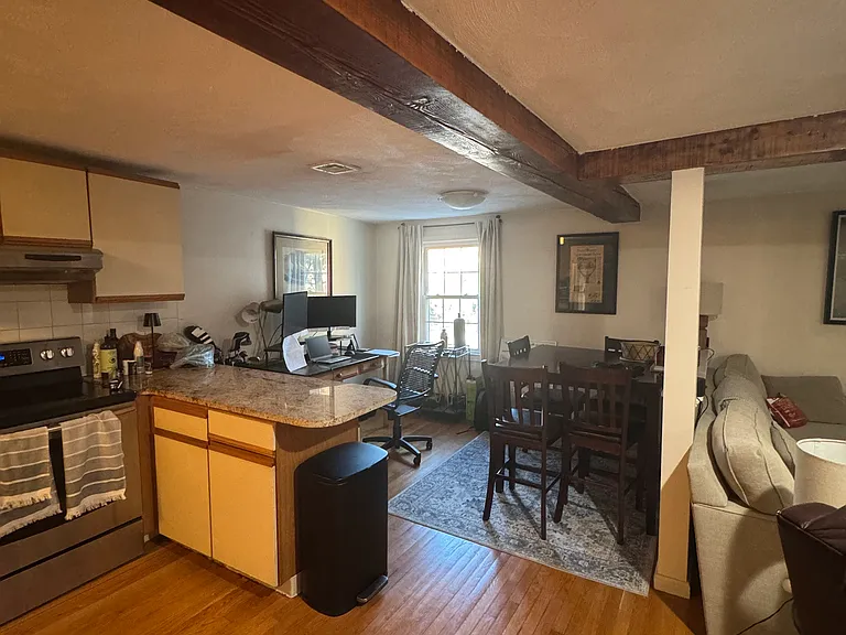 423 Bunker Hill St #2 — Photo 11