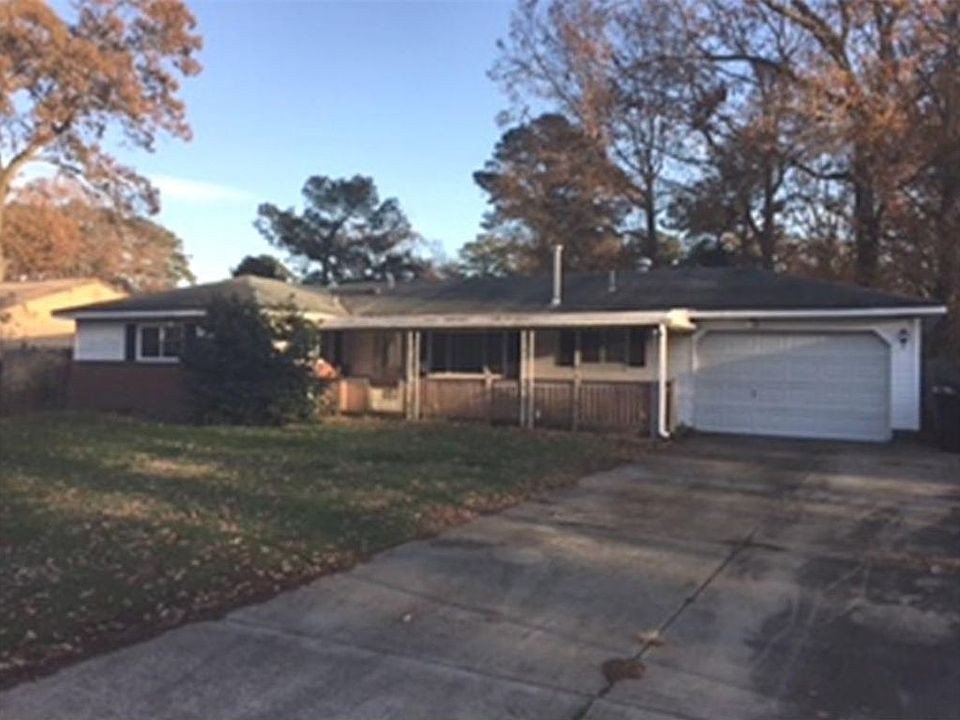 1st image of 482 Barcelona Ln