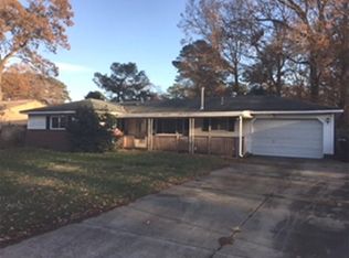 482 Barcelona Ln, Virginia Beach, VA 23452
