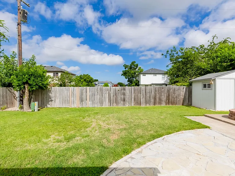 2307 Traverse Dr — Photo 30
