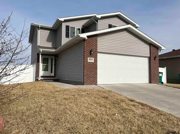 2844 W Peach St, Lincoln, NE 68522