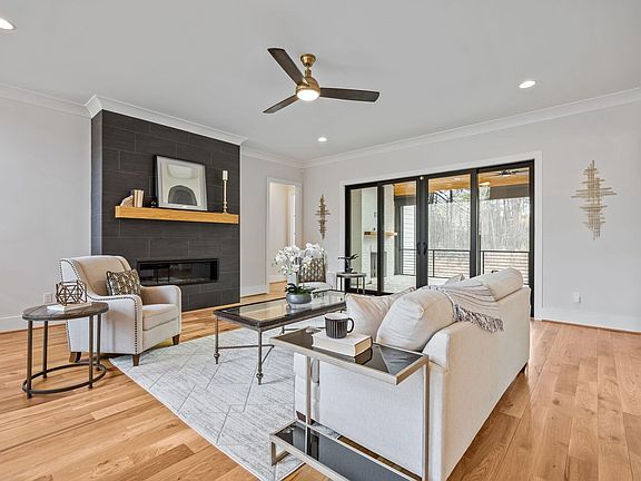 3rd image of 92 Bluffside Ct