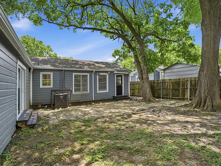 1717 Hemphill Dr — Photo 16