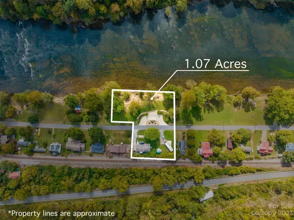 258 Rollins Rd, Marshall, NC 28753