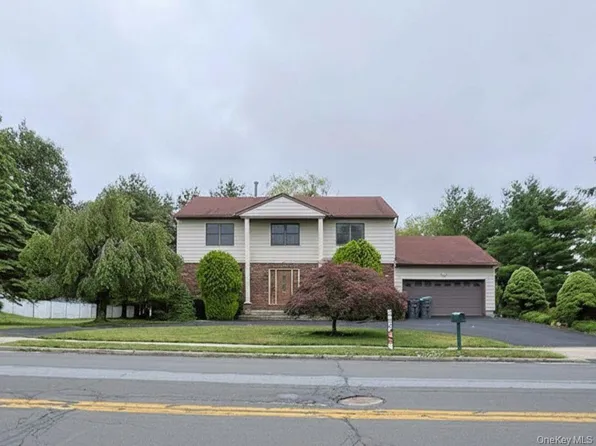 25 Georges Road, Middletown, NY 10941