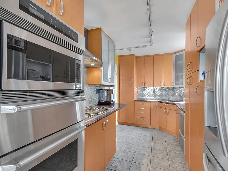 200 E 89th St #34D — Photo 7