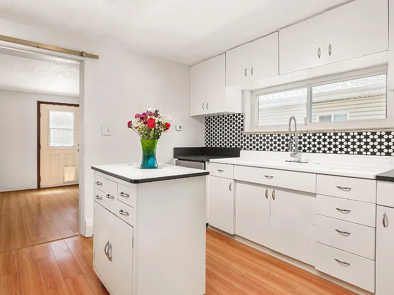 6102 S Spotswood St — Photo 14