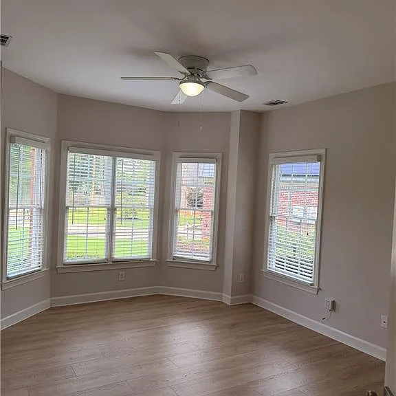 325 North Ct — Photo 17