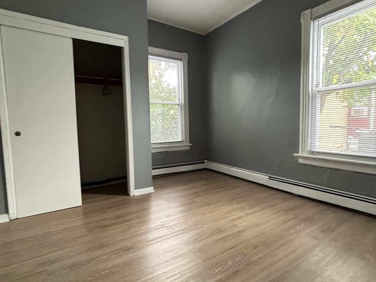 2 bed, 900 sqft, $2,000 — Photo 2