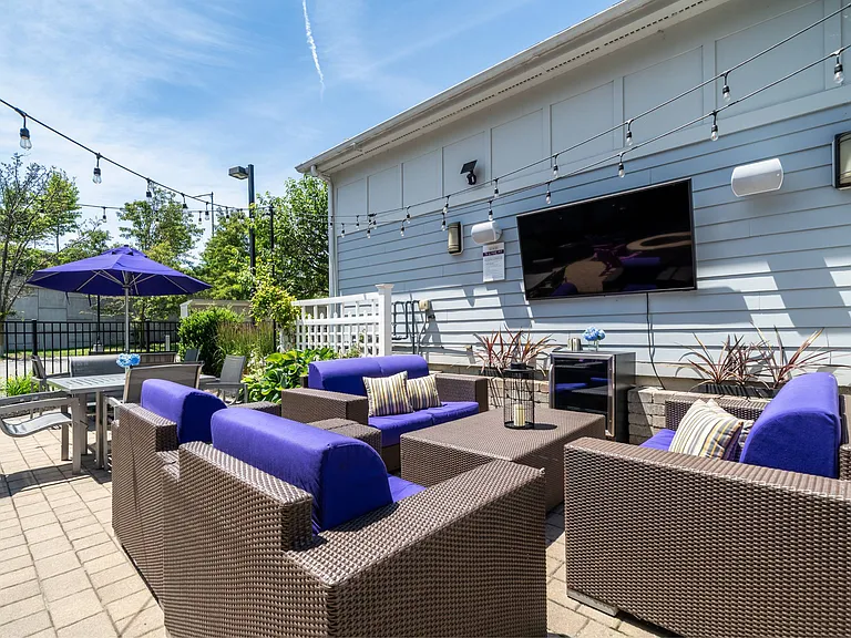 Outdoor Patio Lounge Seating
