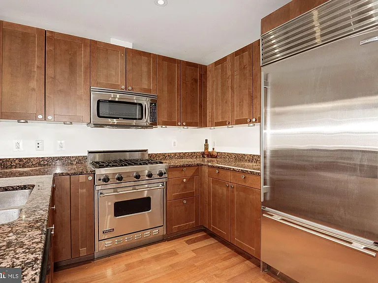 2425 NW #L — Photo 10