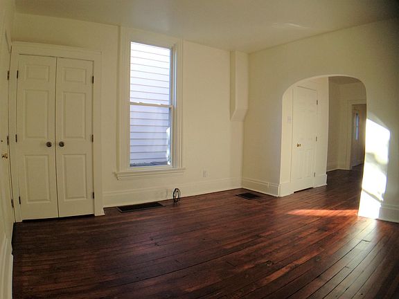 4th image of 419 Virginia Ave