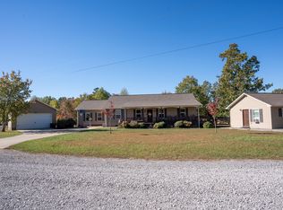 828 Pike Dr, Trenton, GA 30752