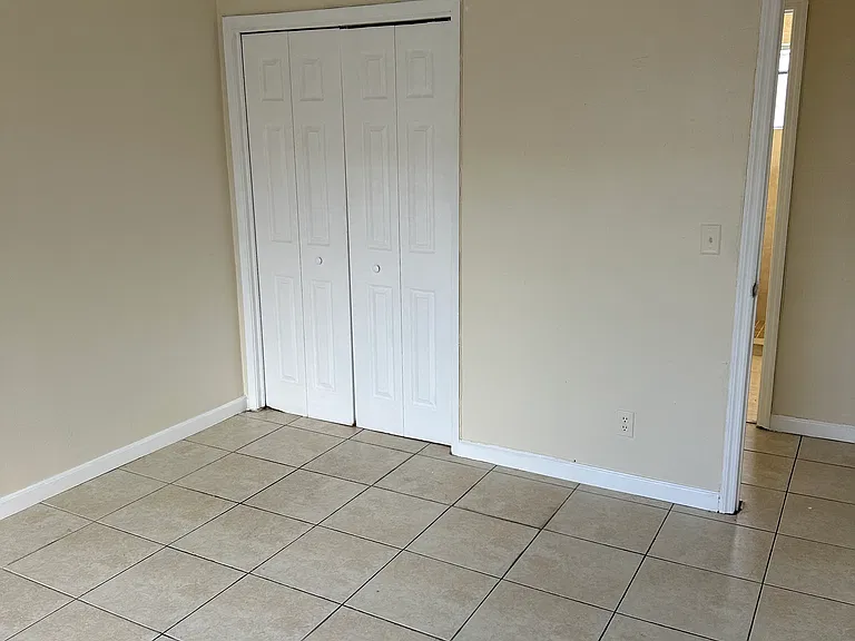 13230 NE 6th Ave #2 — Photo 7