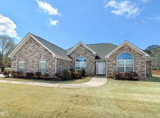 113 Natures Pointe Dr, Hampton, GA 30228