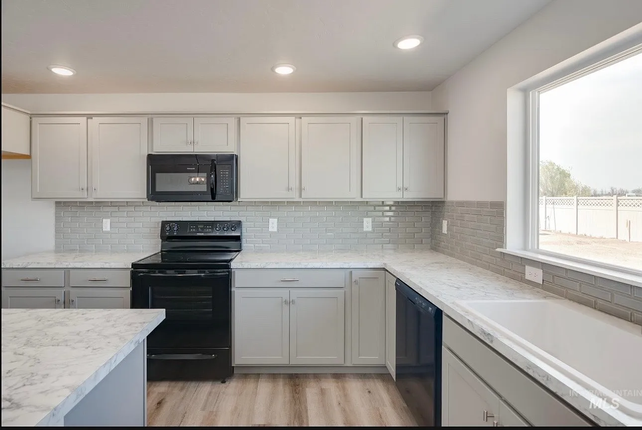 2929 N New Morning Ave — Photo 4