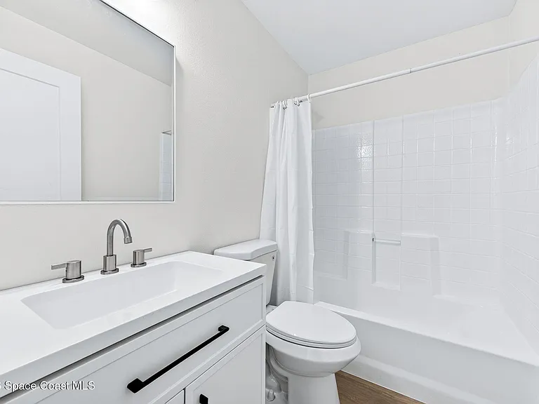 711 Avalon St SE — Photo 14
